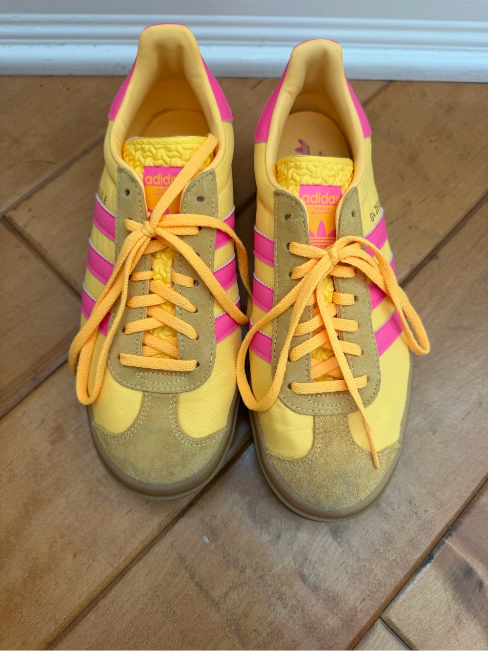 adidas Gazelle Low Sneakers in Yellow & Hot Pink - Picture 5 of 9